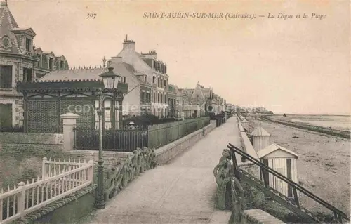 AK / Ansichtskarte Saint-Aubin-sur-Mer CAEN 14 Calvados Digue Plage Strandpromenade Laterne Strandkabine Villas Meer Promenade