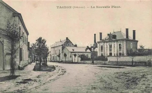 AK / Ansichtskarte Tagnon RETHEL 08 Ardennes Nouvelle-Place Dorfplatz Fabrik Schornsteine Baeume Strasse Herrschaftsgebaeude