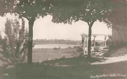 AK / Ansichtskarte Huetten Horgen ZH Hotel-Krone Parkparthie Park Pergola See Baeume Wiese
