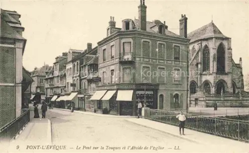 AK / Ansichtskarte Pont-l Eveque  Lisieux 14 Calvados Pont-sur-la-Touques Abside-de-l Eglise Kirche Bruecke Geschaefte Passanten Horlogerie