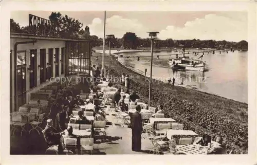 AK / Ansichtskarte DEssAU-ROssLAU Kornhaus HO-Gaststaette Elbe Restaurantterrasse Ausflugsdampfer Badestrand Gaeste Stuehle