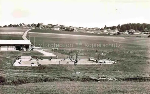 AK / Ansichtskarte Dittishausen Loeffingen Breisgau-Hochschwarzwald BW Freibad Feriensiedlung Hochschwarzwald Luftkurort Schwimmbad Wiese Wald