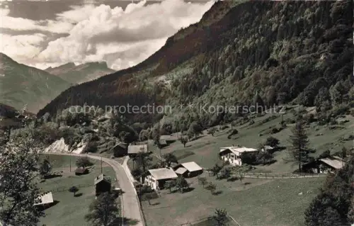AK / Ansichtskarte Nessental Oberhasli BE Sustenstrasse Innertkirchen Alpenlandschaft Bergdorf Wald Wiese Berge