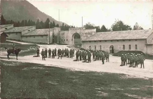 AK / Ansichtskarte Luziensteig St Luzisteig GR Festung-Luziensteig Kaserne Soldaten Pferd Tor Bergwald Militaer