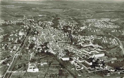 AK / Ansichtskarte Balingen Zollernalbkreis BW Luftaufnahme Stadtansicht Felder Eisenbahn Kirche Wohngebiete