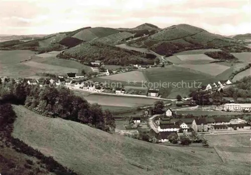 AK / Ansichtskarte Theten Lennestadt OLPE NRW Ortsteil-Theten Sauerland Panorama Huegel Felder Dorf Wiesen Bauernhof