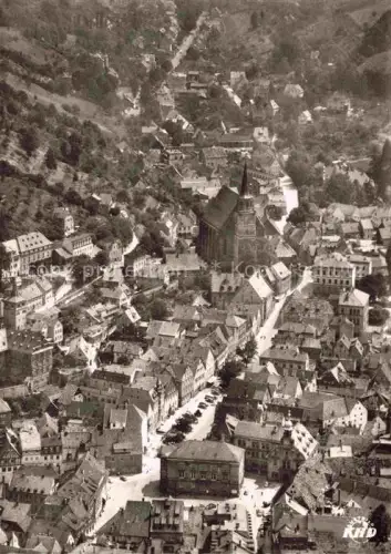 AK / Ansichtskarte Kulmbach Bayern Luftbild Stadtkirche Altstadt Marktplatz Daecher Haenger Strassen