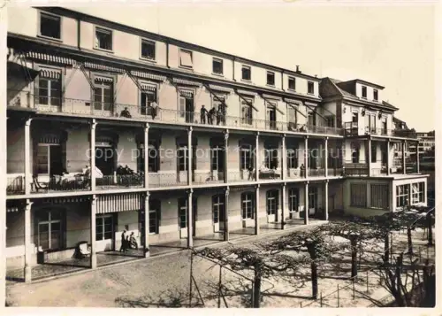AK / Ansichtskarte LAUSANNE VD Hôpital-Cantonal Division-Hommes Balkone Kolonnade Patienten Innenhof