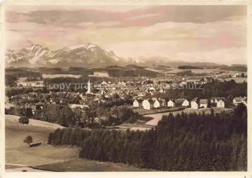 AK / Ansichtskarte Wangen Allgaeu Bayern Stadtpanorama Kirchturm Allgaeuer-Alpen Berge Haeuser Wald Wiesen