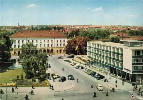 AK / Ansichtskarte Achalm REUTLINGEN BW Bahnhof Parkhotel Platz Brunnen Passanten Autos Nachkriegsarchitektur