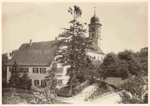 AK / Ansichtskarte Gerstetten  Wuerttemberg Heidenheim BW Kirche Pfarrhaus Weg Baeume Wohnhaus