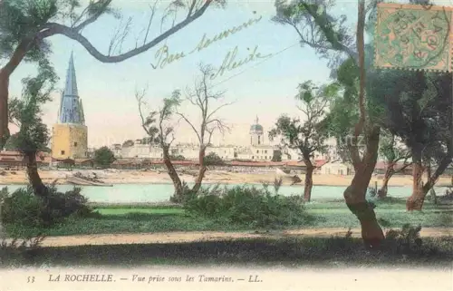 AK / Ansichtskarte LA ROCHELLE 17 Charente-Maritime Tamarinbaeume Kirchturm Kuppel Stadtansicht Kueste Boote Handkoloriert Rue-du-Faubourg-St-Honore