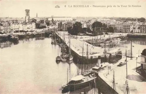 AK / Ansichtskarte LA ROCHELLE 17 Charente-Maritime Tour-St-Nicolas Hafen Segelboote Dampfschiff Kirchturm Bruecke Stadtpanorama Quai
