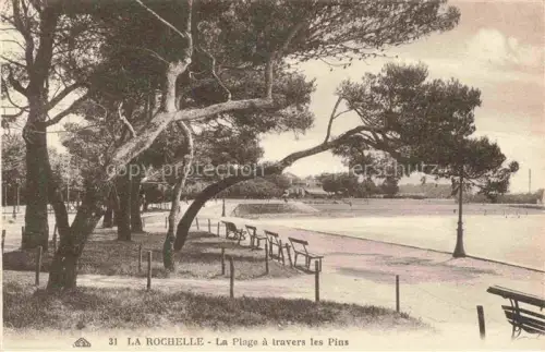 AK / Ansichtskarte LA ROCHELLE 17 Charente-Maritime Plage Strand Pinien Baeume Promenade Baenke Strandweg