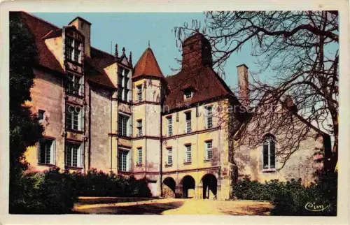 AK / Ansichtskarte GUERET 23 Creuse Château-des-Comtes-de-la-Marche Schloss Turm Innenhof Baeume