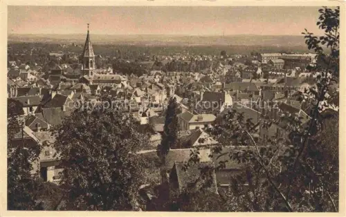AK / Ansichtskarte GUERET 23 Creuse Stadtpanorama Kirchturm Daecher Huegel Baeume