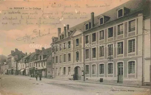 AK / Ansichtskarte BERNAY 27 Eure College Schule Strassenszene Geschaefte Buergersteig Passanten