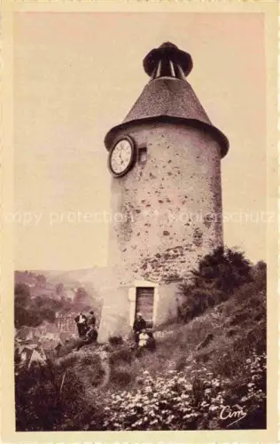AK / Ansichtskarte AUBUssON 23 Creuse Tour-de-l Horloge Tour-des-Anciennes-Fortifications Turm Uhr Mittelalter Huegel Personen