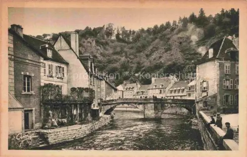 AK / Ansichtskarte Le Monteil-au-Vicomte AUBUssON 23 Creuse Pont-de-la-Terrade Bruecke Fluss Stadtansicht Berghang Personen