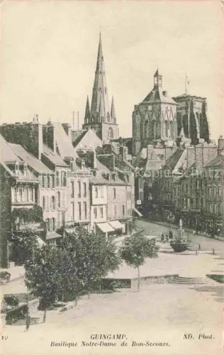 AK / Ansichtskarte GUINGAMP 22 Cotes-d Armor Basilique-Notre-Dame-de-Bon-Secours Kirchturm Platz Brunnen Stadtbild