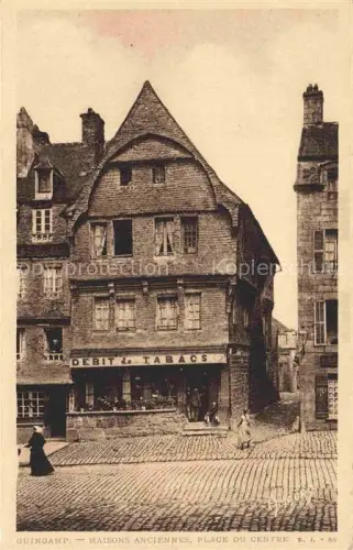 AK / Ansichtskarte GUINGAMP 22 Cotes-d Armor Place-du-Centre Maisons-Anciennes Tabacs Kopfsteinpflaster Fachwerk Altstadt