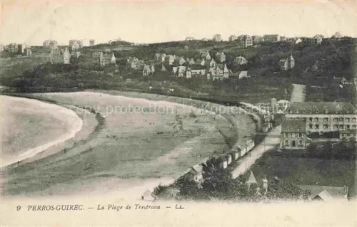 AK / Ansichtskarte PERROS-GUIREC Lannion 22 Cotes-d Armor Plage-de-Trestraou Strand Strandkabinen Hotel Villen Huegel Meer