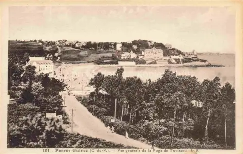 AK / Ansichtskarte PERROS-GUIREC Lannion 22 Cotes-d Armor Plage-de-Trestraou Strand Baeume Allee Hotel Meer Villen Kueste