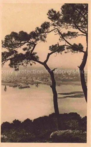 AK / Ansichtskarte PAIMPOL Saint-Brieuc 22 Cotes-d Armor Hafen Segelboote Kiefern Kirchturm Stadt Bucht Kueste