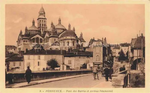 AK / Ansichtskarte PERIGUEUX 24 Dordogne Pont-des-Barris Avenue-Daumesnil Kathedrale Kuppeln Bruecke Passanten