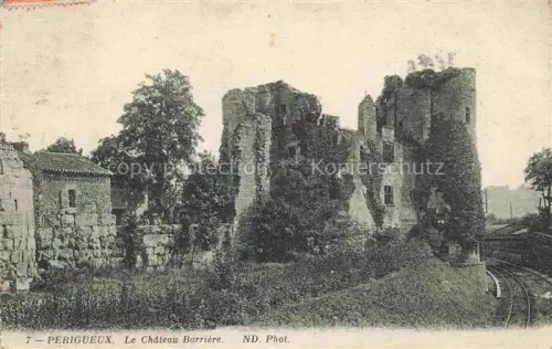 AK / Ansichtskarte PERIGUEUX 24 Dordogne Château-Barrière Burgruine Turm Efeu Eisenbahn Mauern