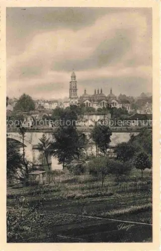 AK / Ansichtskarte PERIGUEUX 24 Dordogne Cathédrale-Saint-Front Turm Kuppeln Bruecke Gaerten Baeume Felder