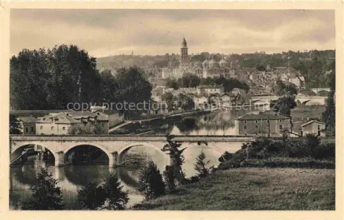 AK / Ansichtskarte PERIGUEUX 24 Dordogne Bruecke Isle Fluss Kathedrale-St-Front Turm Kuppeln Daecher Baeume