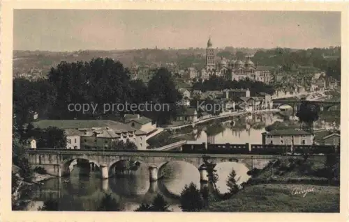 AK / Ansichtskarte PERIGUEUX 24 Dordogne Bruecke Isle Fluss Kathedrale-St-Front Kuppeln Daecher Baeume