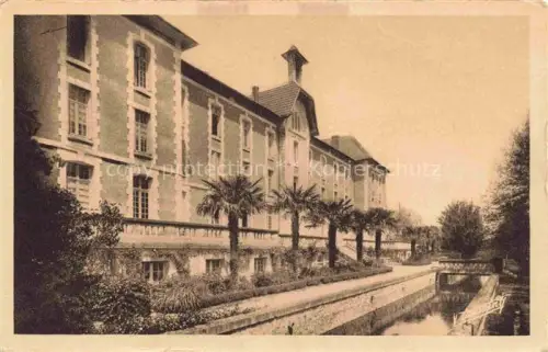 AK / Ansichtskarte Bergerac 24 Dordogne Petit-Séminaire Fassade Terrasse Canal Palmen Gebaeude Kanal