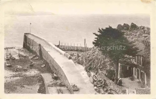 AK / Ansichtskarte Val-Andre Saint-Brieuc 22 Cotes-d Armor Jetée Mole Hafen Boote Fischerei Meer Felsen