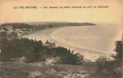 AK / Ansichtskarte Le Val Andre Saint-Brieuc 22 Cotes-d Armor Port-de-Dahouët Fischerboote Bucht Strand Ortschaft Baeume Vogelperspektive