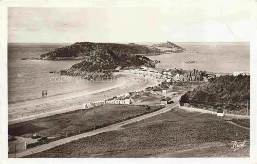 AK / Ansichtskarte TREBEURDEN Lannion 22 Cotes-d Armor La-Plage Le-Castel Ile-Millau Strand Strandkabinen Strasse Meer Vogelperspektive