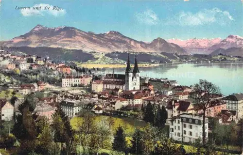 AK / Ansichtskarte LUZERN  LU Rigi Hofkirche Doppelturm Stadtpanorama See Berge Vierwaldstaettersee Handkoloriert