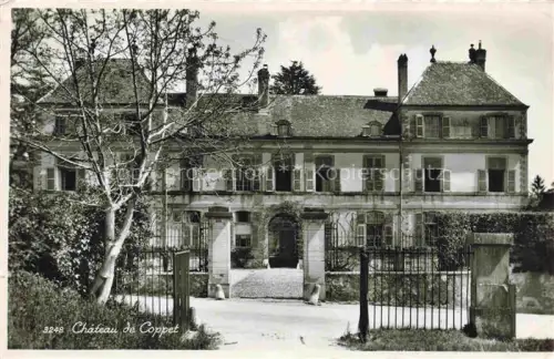 AK / Ansichtskarte Coppet NYON VD Château-de-Coppet Schloss Eisentor Baum Herrenhaus