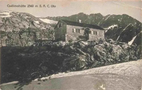 AK / Ansichtskarte Cadlimohuette 2575m AIROLO TI Cadlimohuette SAC-Huette Berghuette Felsen Schnee Hochgebirge S.A.C.-Uto