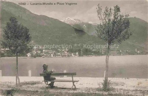 AK / Ansichtskarte Muralto Locarno Lago Maggiore TI Lago-Maggiore Muralto Pizzo-Vogorno See Berge Schnee Bank Promenade Spaziergaenger