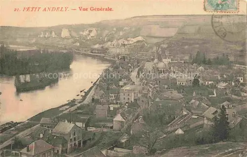 AK / Ansichtskarte Petit Andely Le Andelys 27 Eure Seine Fluss Panorama Kirche Daecher Klippen Huegel Stadt