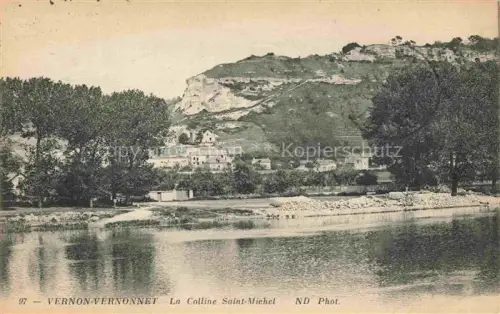 AK / Ansichtskarte Vernonnet Vernon Evreux 27 Eure Colline-Saint-Michel Seine Fluss Kalkfelsen Dorf Baeume Ufer