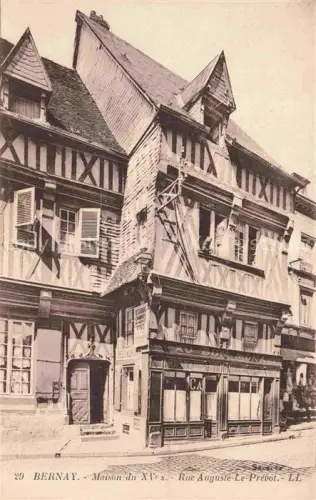 AK / Ansichtskarte BERNAY 27 Eure Maison-du-XVe-siècle Rue-Auguste-Le-Prévot Fachwerkhaus Mittelalter Laden Pflastersteine