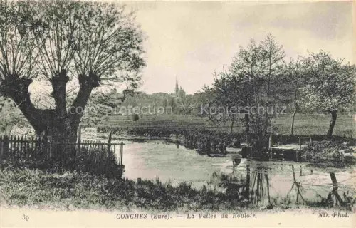 AK / Ansichtskarte Conches-en-Ouche EVREUX 27 Eure Vallée-du-Rouloir Fluss Baeume Kirchturm Wiesen