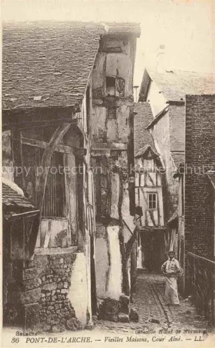 AK / Ansichtskarte Pont-de-l Arche ANDELYS 27 Eure Vieilles-Maisons Cour-Ainé Fachwerkhaeuser Gasse Passant