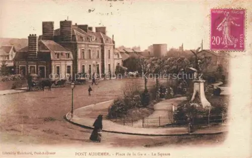 AK / Ansichtskarte Pont-Audemer BERNAY 27 Eure Place-de-la-Gare Square Denkmal Monument Pferdewagen Baeume Strassenszene
