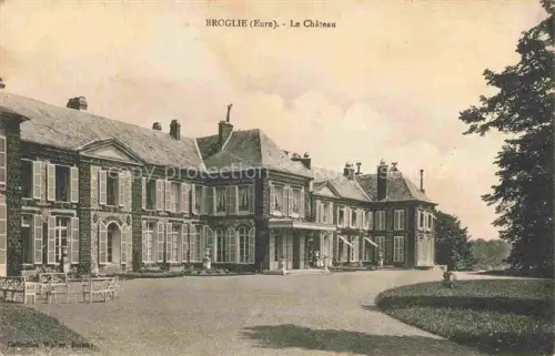 AK / Ansichtskarte Broglie Bernay 27 Eure Le-Chateau Schloss Fassade Park Baeume Kieswege Herrenhaus