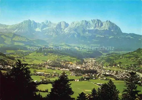 AK / Ansichtskarte Kitzbuehel Tirol AT Wilder-Kaiser Schwarzsee Bergpanorama Alpen Tal Stadtansicht Kirchtuerme Tannen