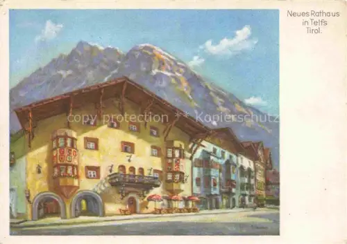 AK / Ansichtskarte Telfs Arlbergbahn Innsbruck Tirol AT Neues-Rathaus Marktplatz Bergpanorama Wappenfassade Sonnenschirme Altstadt Gemaelde
